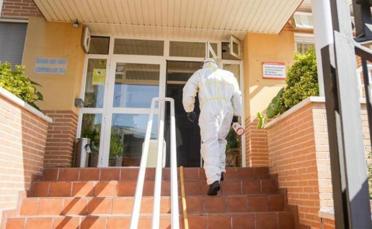 Más de 1. 500 mayores están contagiados por covid en esta tercera ola con 121 residencias afectadas | diario sur