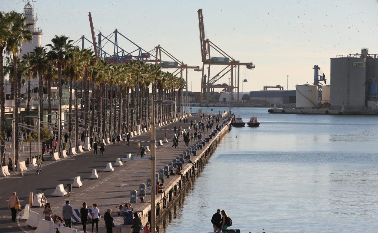 Zona del muelle uno donde irá la marina para megayates de Málaga. 