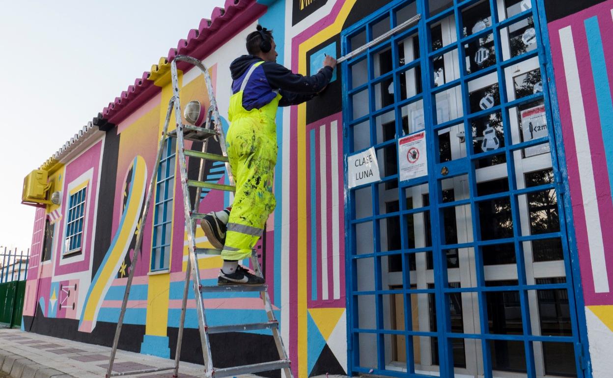 Intervención artística de 'Play in colors' en la guardería de Villanueva de Algaidas. 