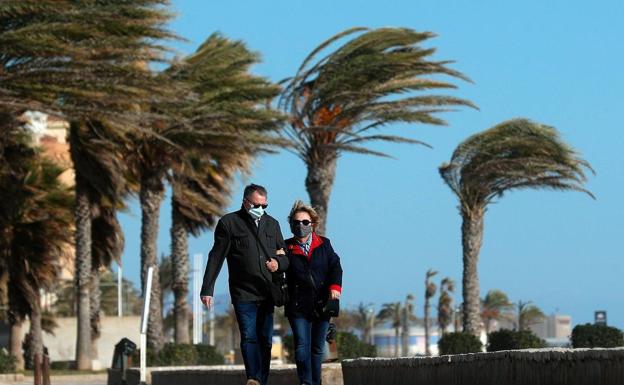 El viento pondrá en aviso a casi toda la provincia este martes en Málaga.