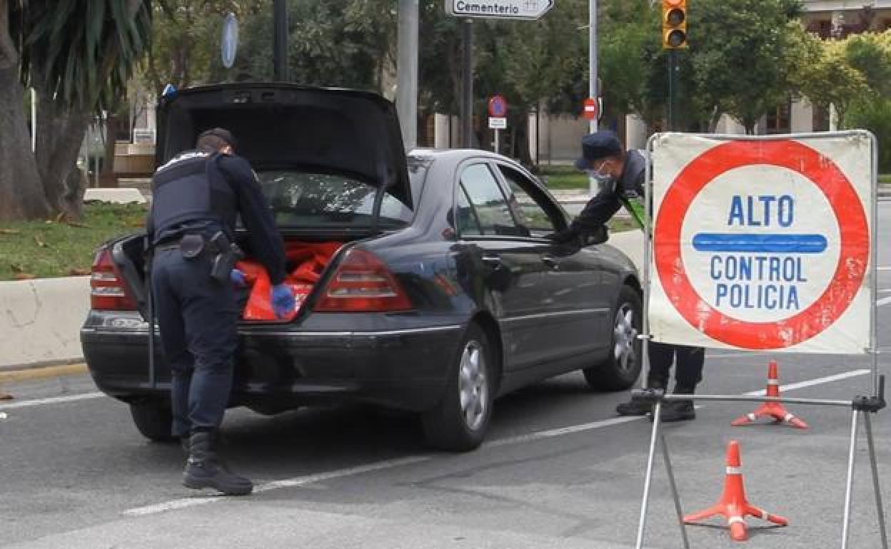 La Junta no suavizará las restricciones de movilidad hasta después del Día de Andalucía