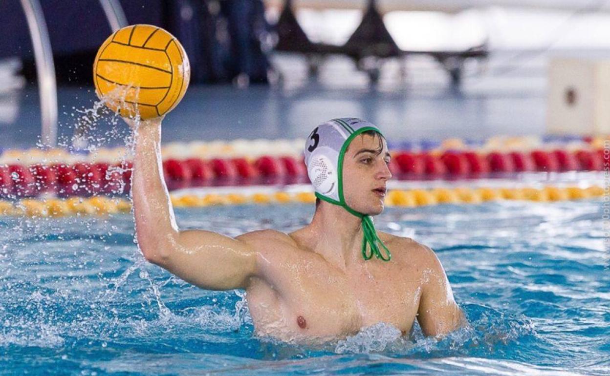 Esta temporada Samuel Ruiz juega en las filas del Waterpolo Málaga Inacua. 