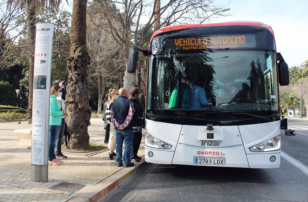 Pionero en España, realiza el viaje entre la Terminal de Cruceros de Levante y el Paseo del Parque 