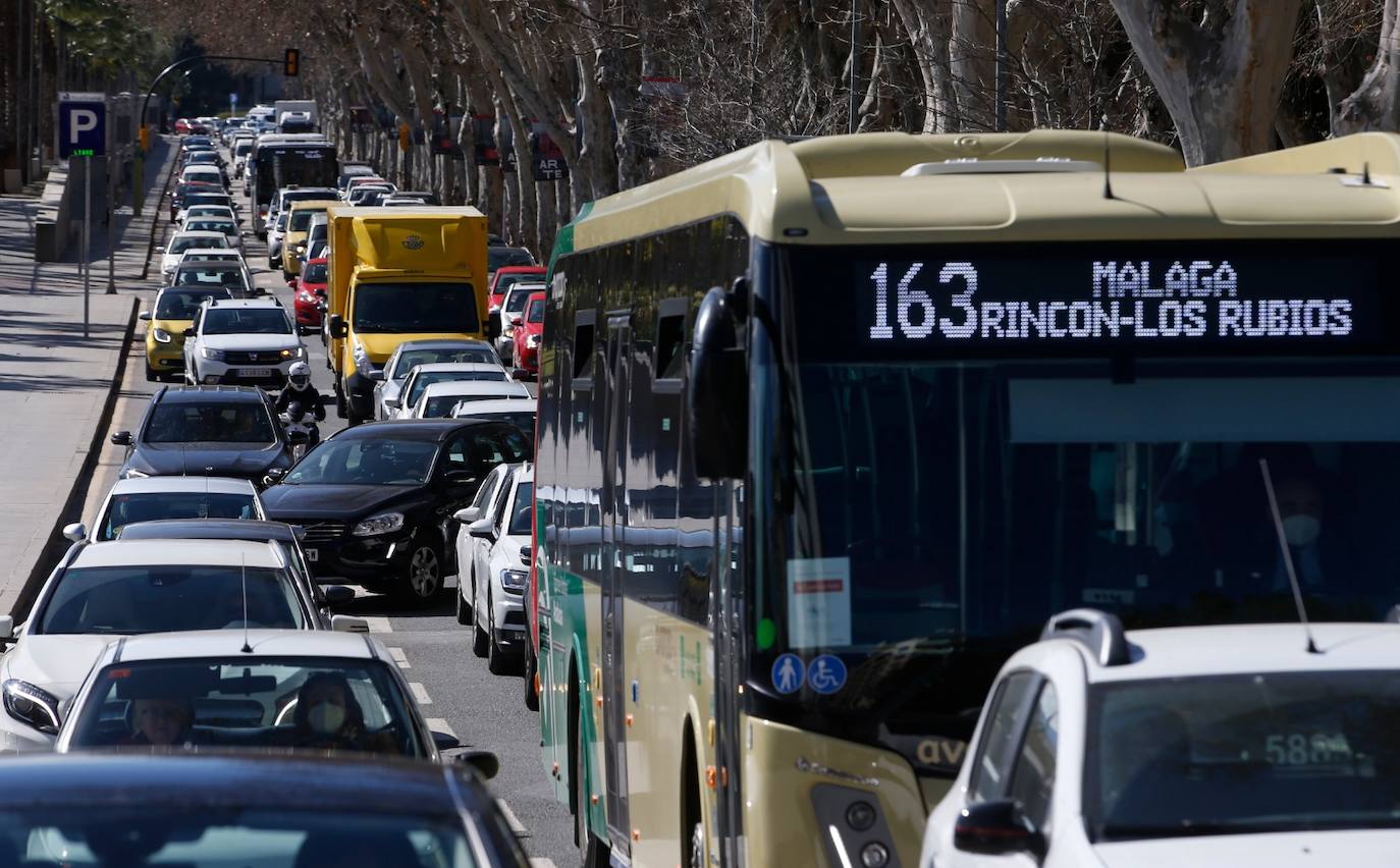 Entre las 14.00 y las 15.00 se produjo una cola que llegaba desde el inicio de la experiencia piloto hasta Muelle Heredia