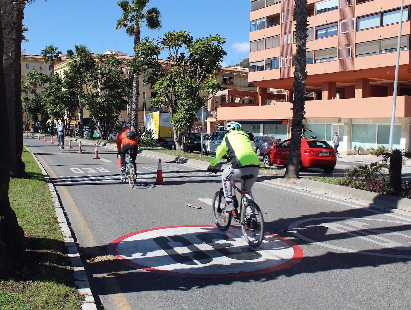 Entre las 14.00 y las 15.00 se produjo una cola que llegaba desde el inicio de la experiencia piloto hasta Muelle Heredia
