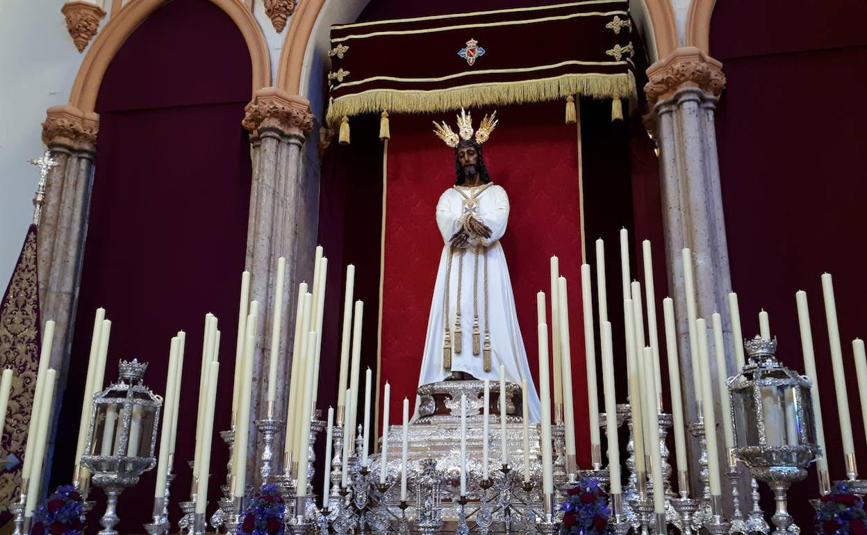 Altar de cultos de la Cofradía de Jesús Cautivo, en un lateral de la parroquia de San Pablo. 