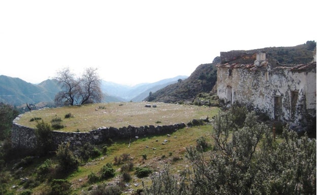 Imagen de una de las antiguas ventas que se visitarán en la ruta senderista. 