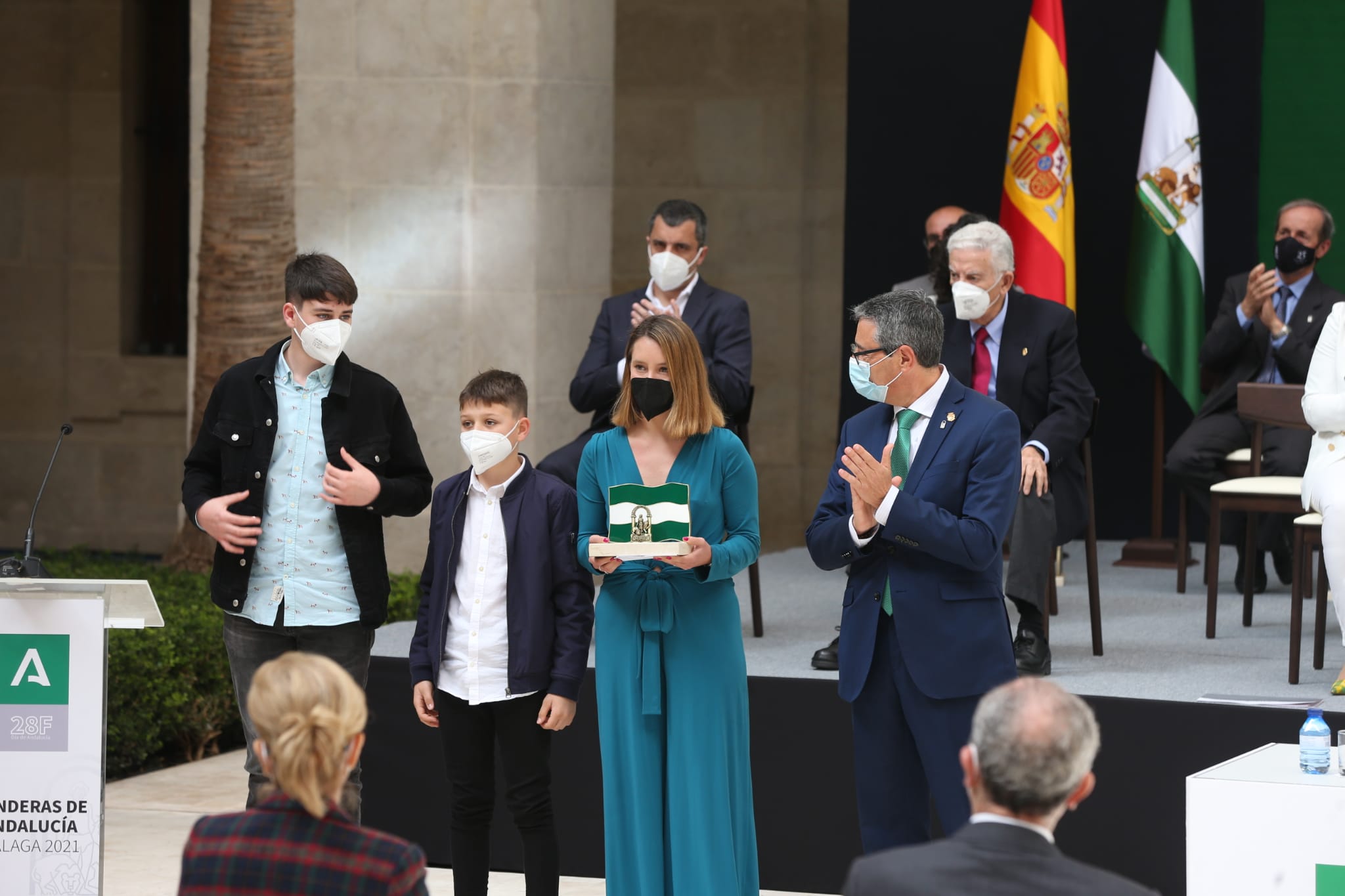 Acto institucional con motivo del 28F y la entrega de distinciones a una decena de personas y entidades, cuya labor y dedicación es reconocida con la Bandera de Andalucía