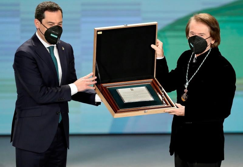 Fotos: Acto institucional por el 28-F y entrega de las Medallas de Andalucía y Título de Hijo Predilecto de Andalucía