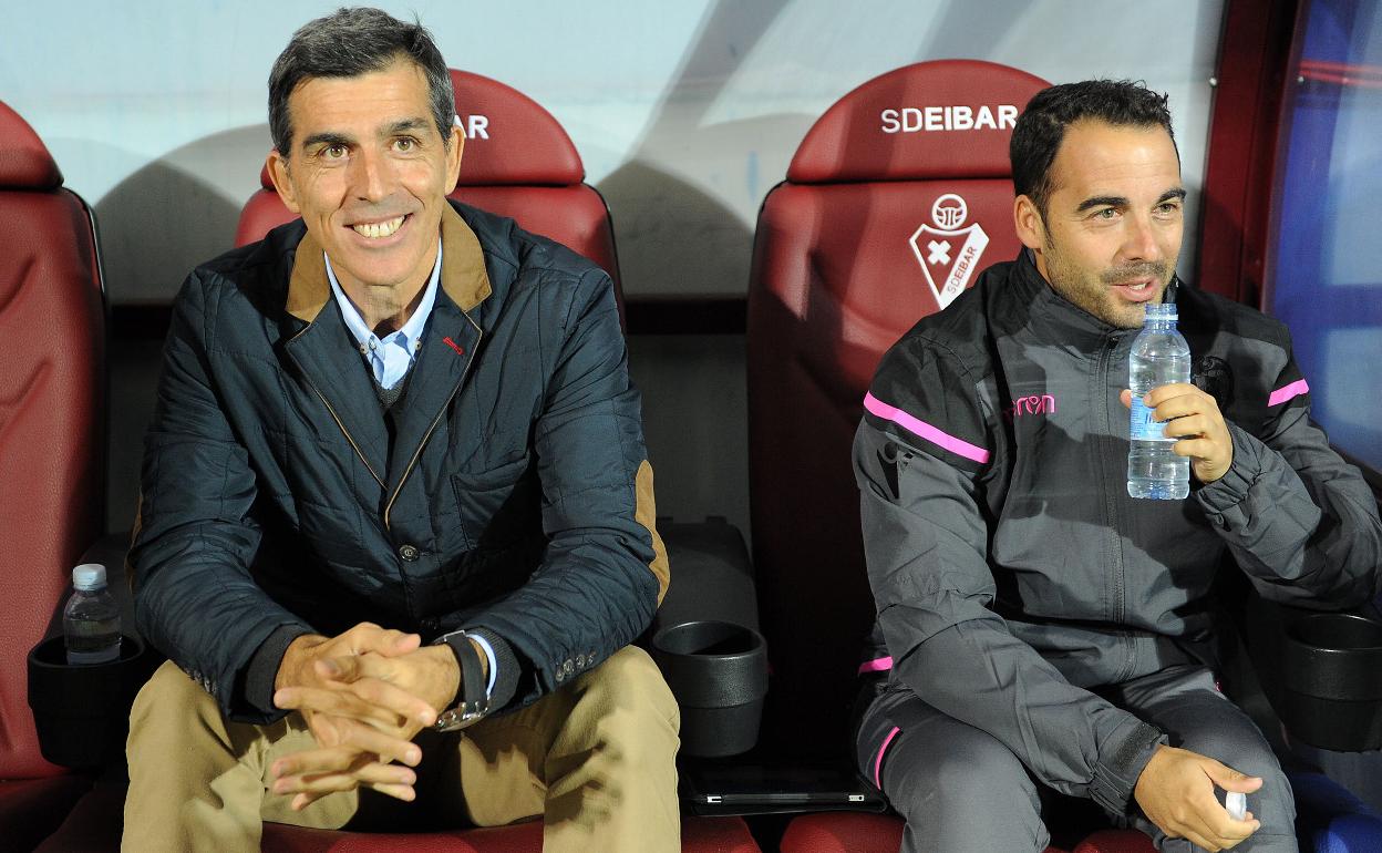 Álvaro Reina, como segundo entrenador junto a Juan Ramón Muñiz.