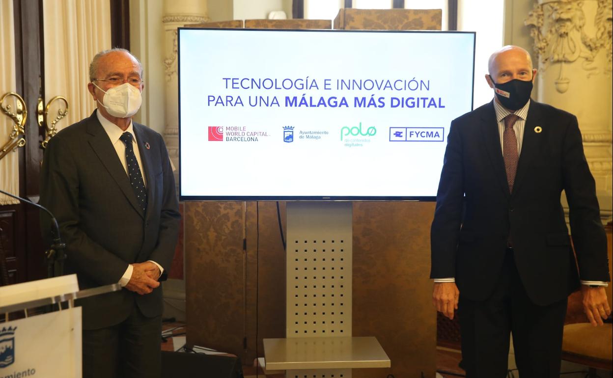 Fracisco de la Torre y Carlos Grau, este miércoles en el Ayuntamiento. 