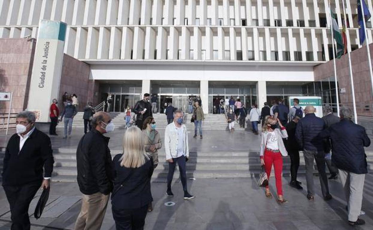 Entrada a la Ciudad de la Justicia de Málaga. 