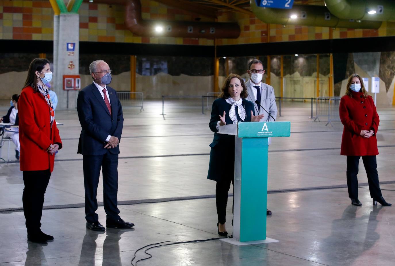 Vacunación masiva a los profesores en el Palacio de Ferias. 