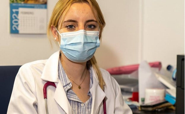 Julia Cabezas trabaja actualmente en el centro de salud de Ubrique. 