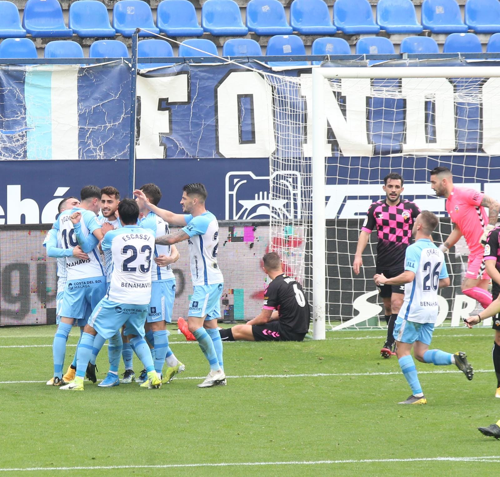 El encuentro en la Rosaleda, en imágenes