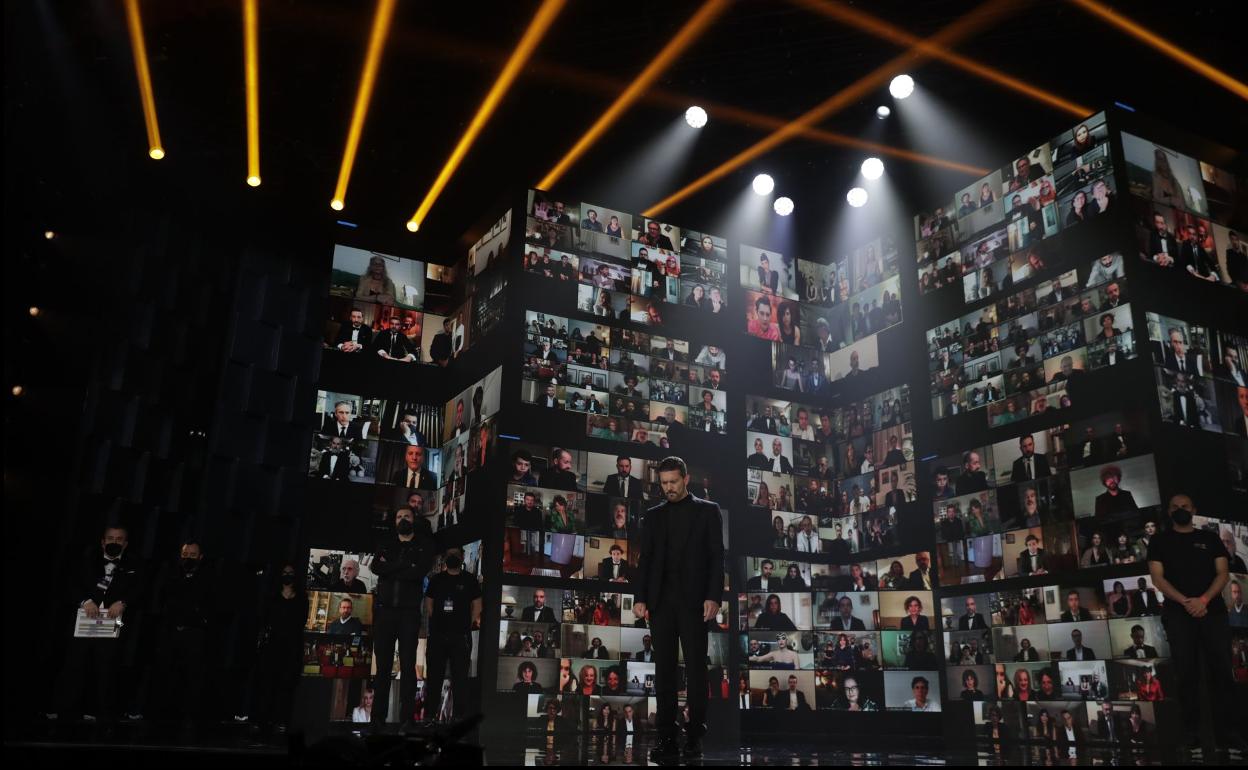 Sin los contraplanos del público y con música en directo, el aspecto técnico de la gala fue sobresaliente. 