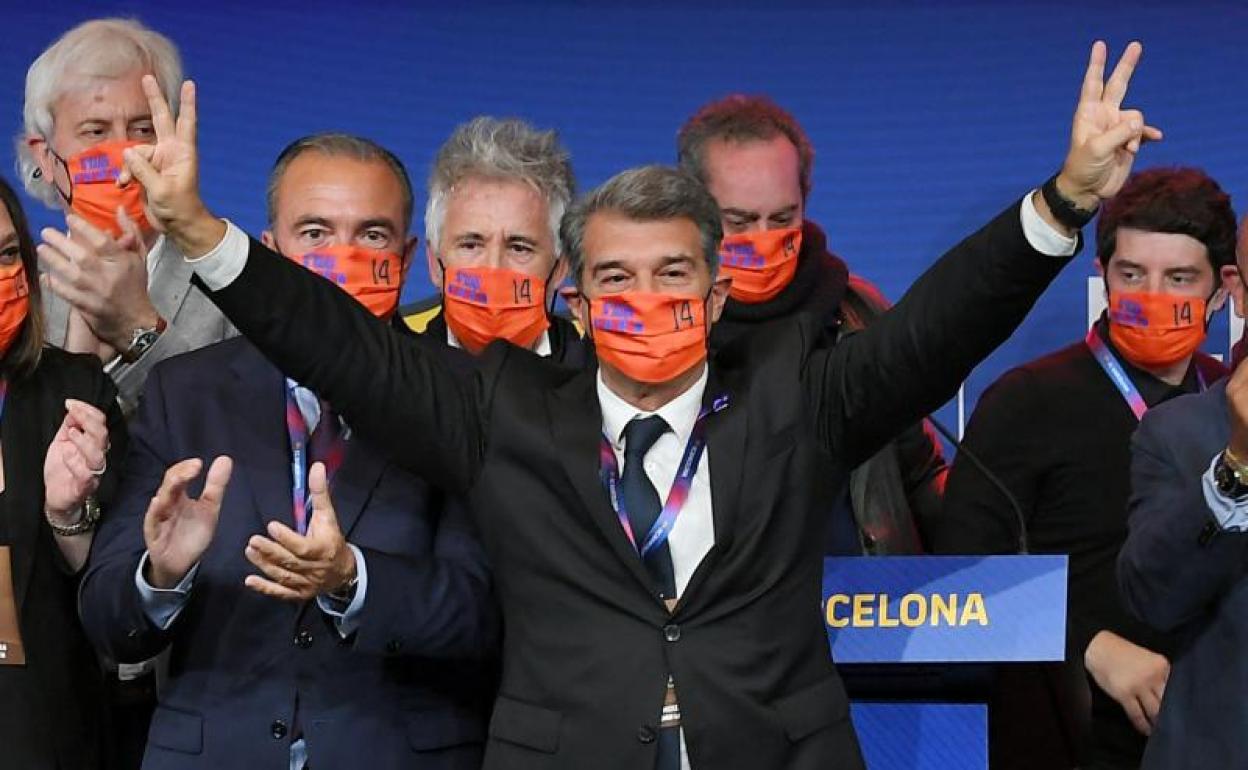 Joan Laporta celebra su victoria en las elecciones del Barça.