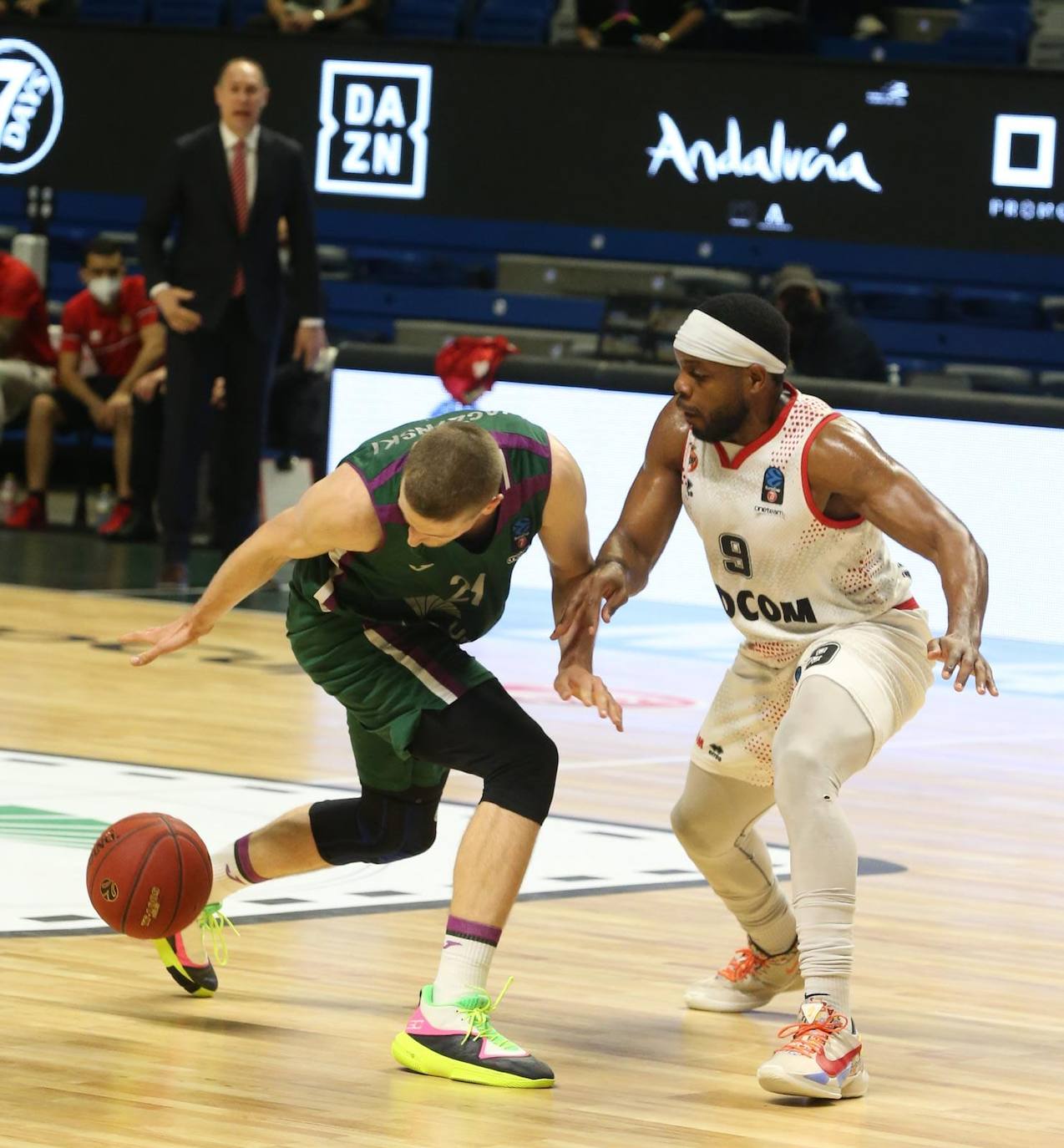 Derrota del Unicaja ante el Mónaco en el Carpena (89-98). 