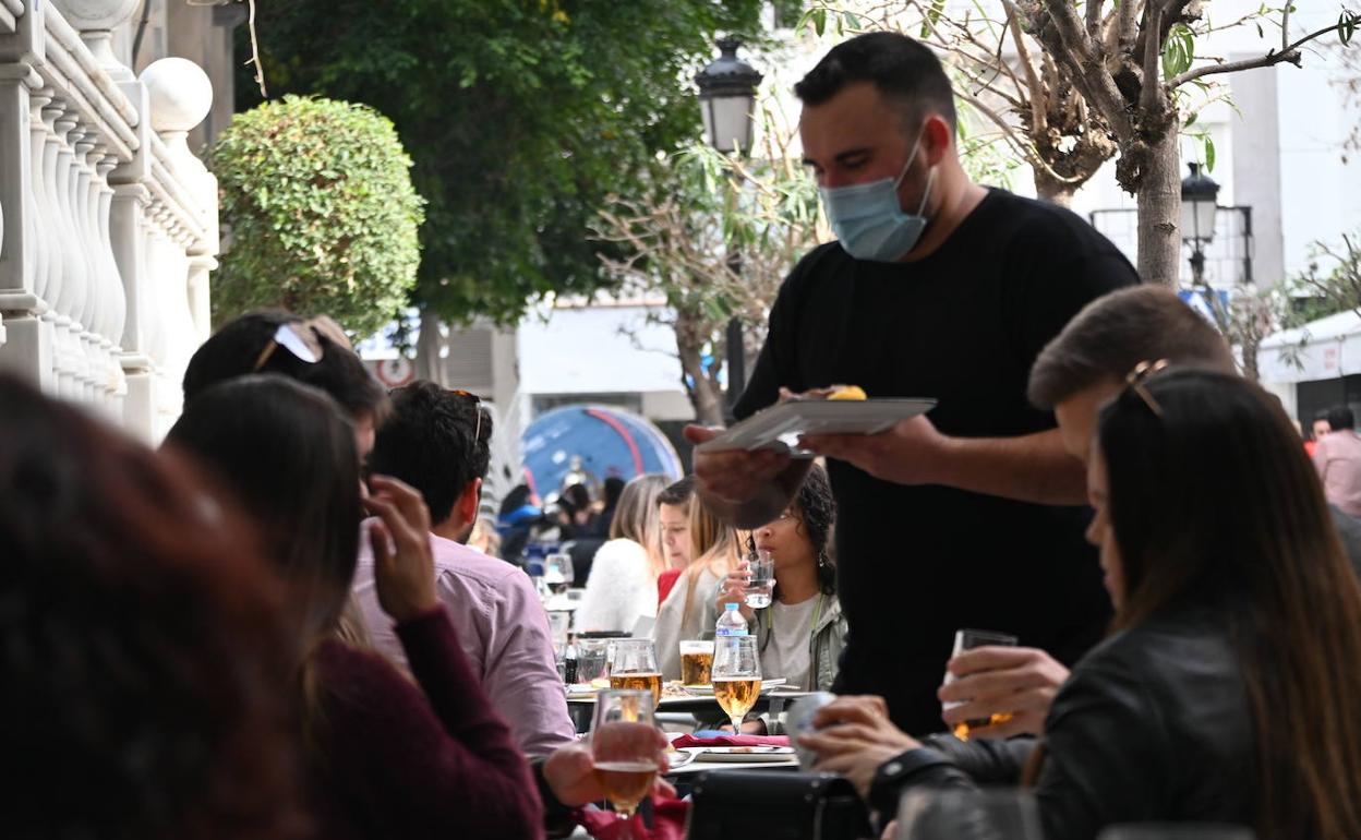 Las medidas y restricciones sobre las que tiene que decidir Andalucía cara a la Semana Santa