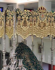 Imagen secundaria 2 - La Cofradía de los Estudiantes presenta el nuevo palio para su titular mariana