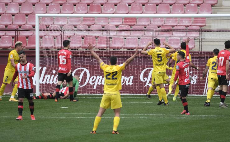 La victoria del Málaga ante el Logroñés, en imágenes