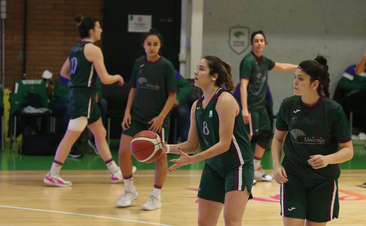 El Unicaja femenino recibe al líder en la primera de sus últimas tres 'finales'