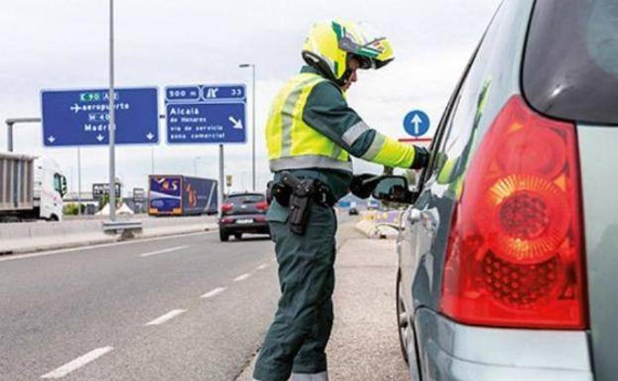 DGT: El «sospechoso» aumento de un tipo de multa durante la pandemia