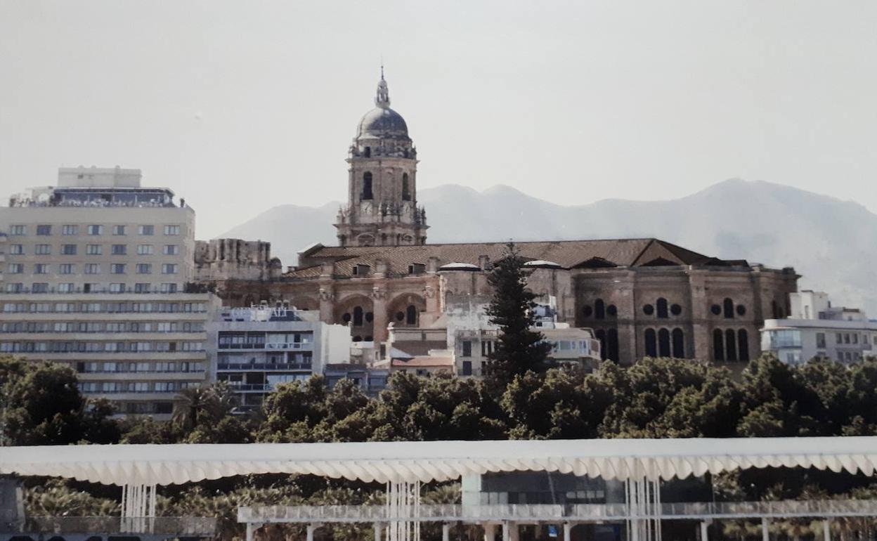 Recreación del tejado a dos aguas para la Catedral, visto desde el puerto. 