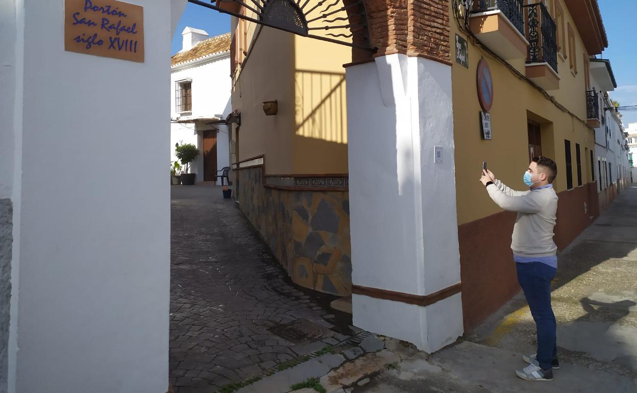 Alhaurín el Grande instala códigos QR en los monumentos del municipio para acercar la cultura local a vecinos y turistas