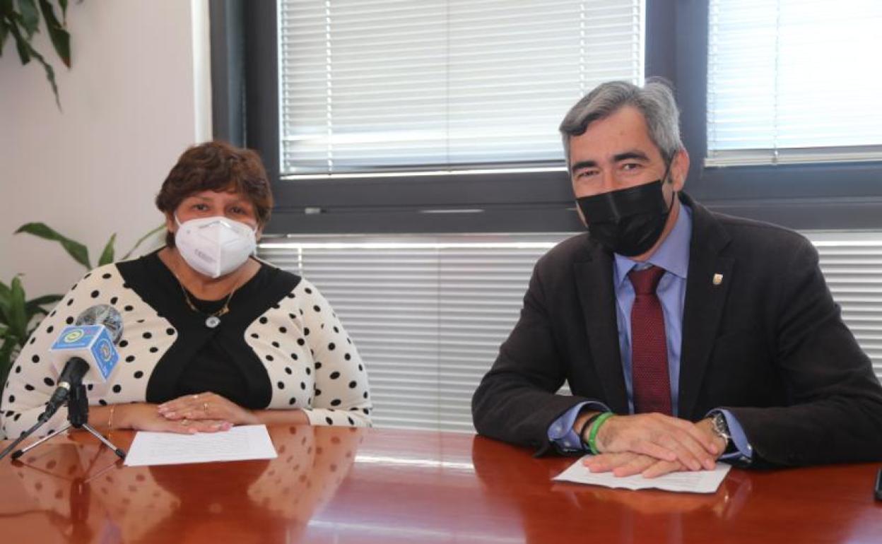 Alicia Laddaga y Víctor Navas, esta pasada semana tras presentar la iniciativa