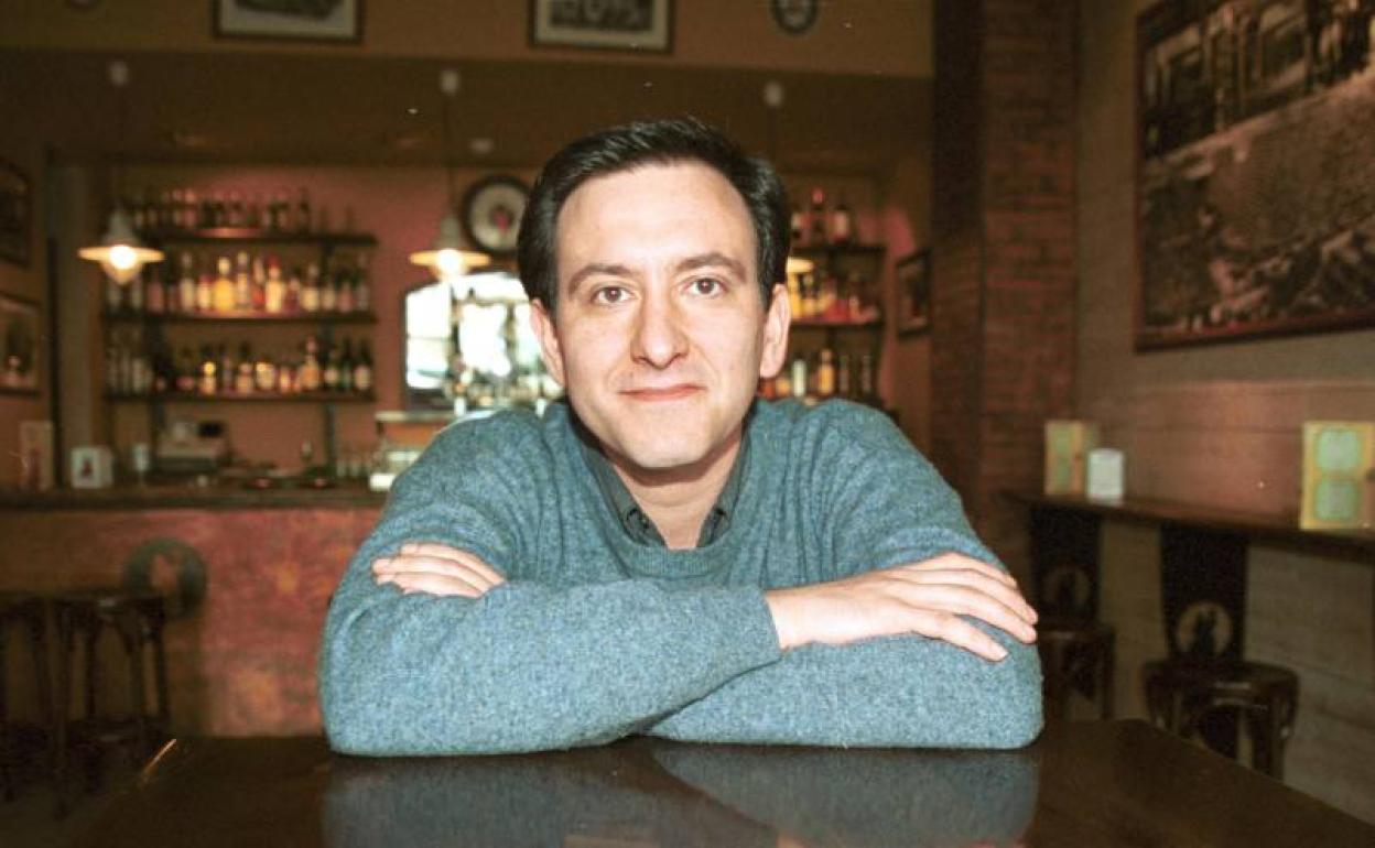 El poeta que atravesó el espejo