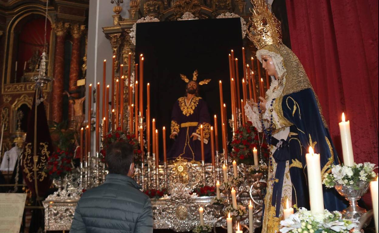 Nuestro Señor Orando en el Huerto y María Santísima Consuelo de las Tristezas, en la Iglesia de los Descalzos. 