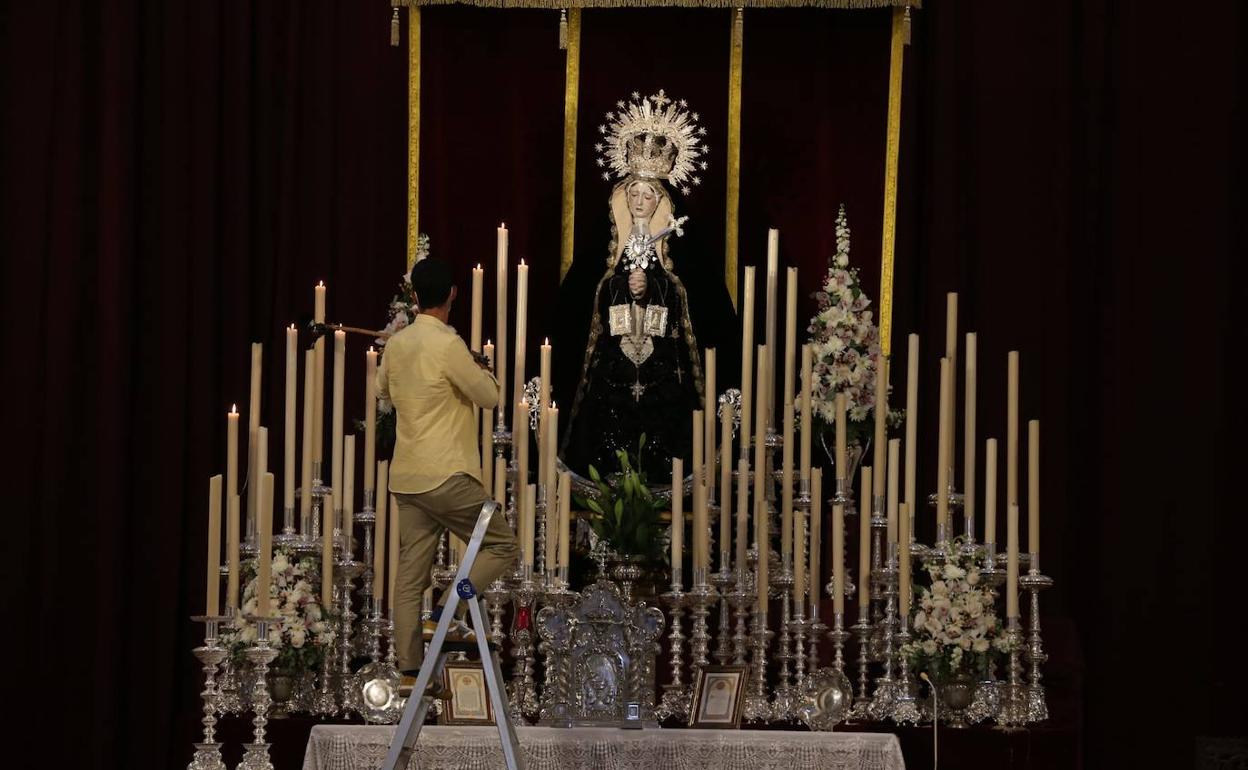 Dolores del Puente. Nuestra Señora de los Dolores Coronada.