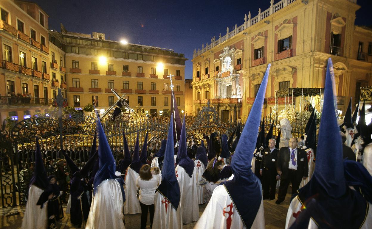 Tradicionalmente el acto se celebra en la plaza del Obispo, frente al atrio de la Catedral.