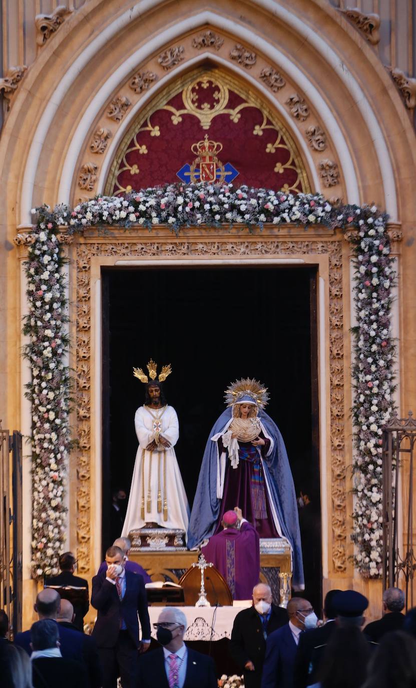 La ceremonia, oficiada por el obispo de Málaga, ha tenido lugar al aire libre en una plaza de San Pablo aforada con la única asistencia de 288 personas.