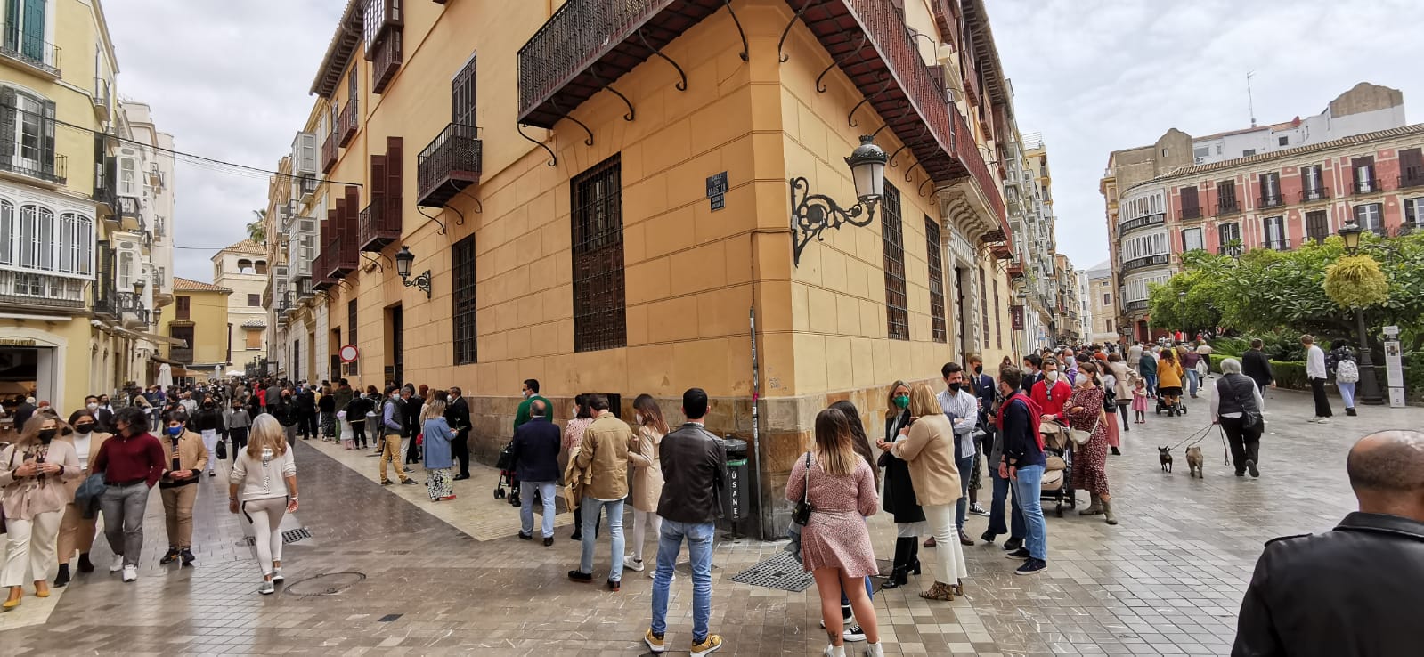 Acceso a la iglesia de San Agustín.