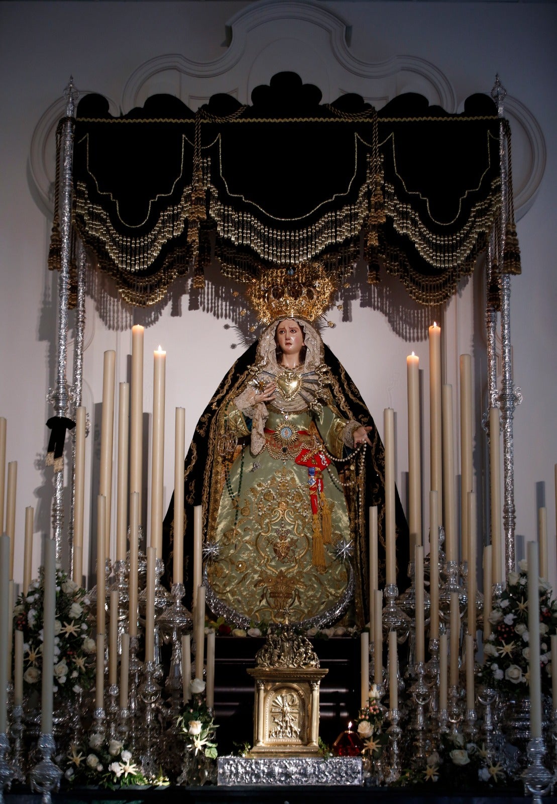 Veneración del Santísimo Cristo de la Humildad y Paciencia y María Santísima de los Dolores y Esperanza en la Parroquia de San Vicente de Paúl.