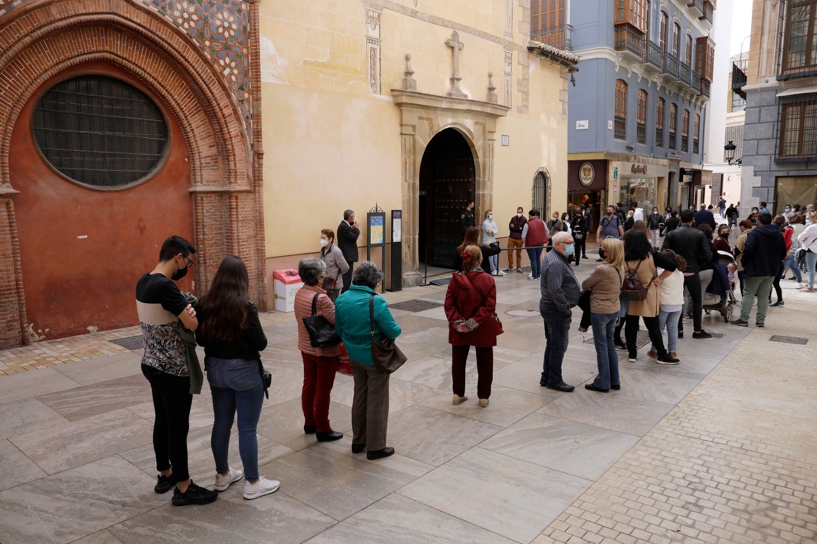 La Archicofradía de Jesús de la Pasión y Nuestra Señora del Amor Doloroso celebra este Lunes Santo un acto de culto cada hora en la iglesia de Santiago como sustitutivo de la procesión.