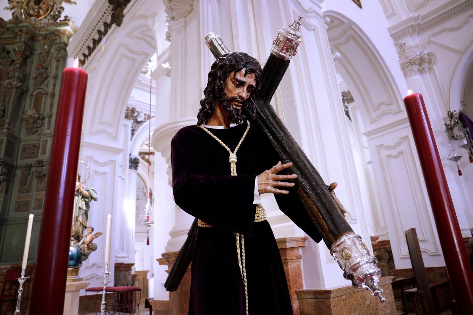 La Archicofradía de Jesús de la Pasión y Nuestra Señora del Amor Doloroso celebra este Lunes Santo un acto de culto cada hora en la iglesia de Santiago como sustitutivo de la procesión.