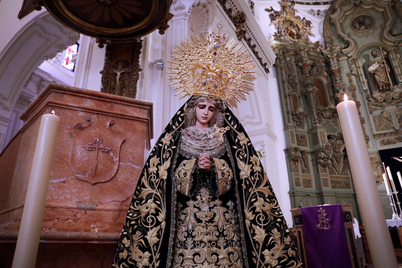 La Archicofradía de Jesús de la Pasión y Nuestra Señora del Amor Doloroso celebra este Lunes Santo un acto de culto cada hora en la iglesia de Santiago como sustitutivo de la procesión.