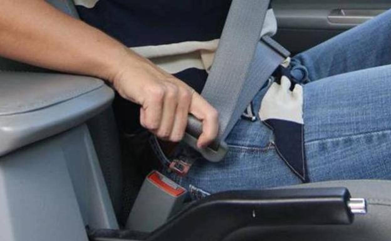 DGT: Los únicos casos en los que no es obligatorio llevar abrochado el cinturón de seguridad | Sur