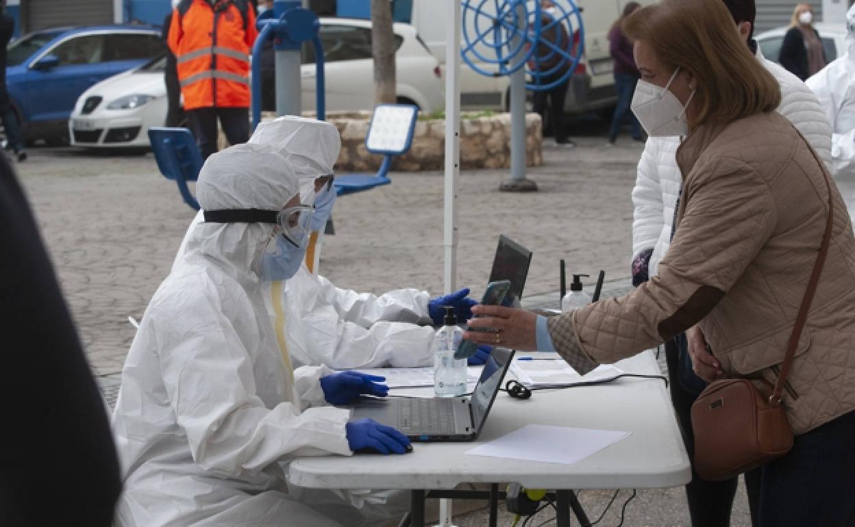 Coronavirus en Andalucía: Andalucía supera el medio millón de contagios tras sumar 555, registra 13 muertes y sube su tasa hasta 137