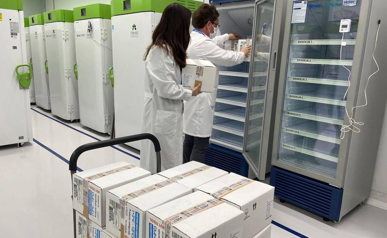 AstraZeneca estudia formas de aumentar la producción para reducir el tiempo de llegada de las vacunas