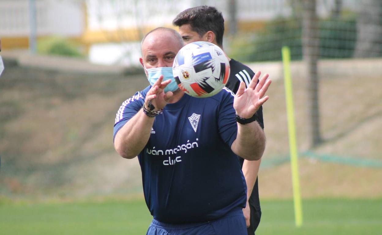 El Marbella se estrena en la fase de permanencia en el debut de Abraham García