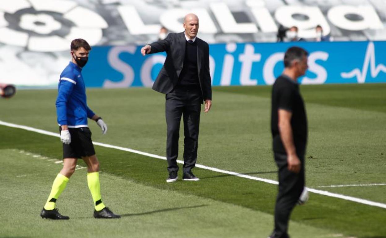 Zinedine Zidane, durante el Real Madrid-Eibar.