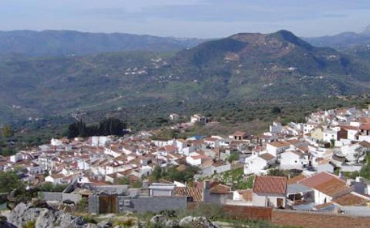 Una vista del casco urbano de Periana. 