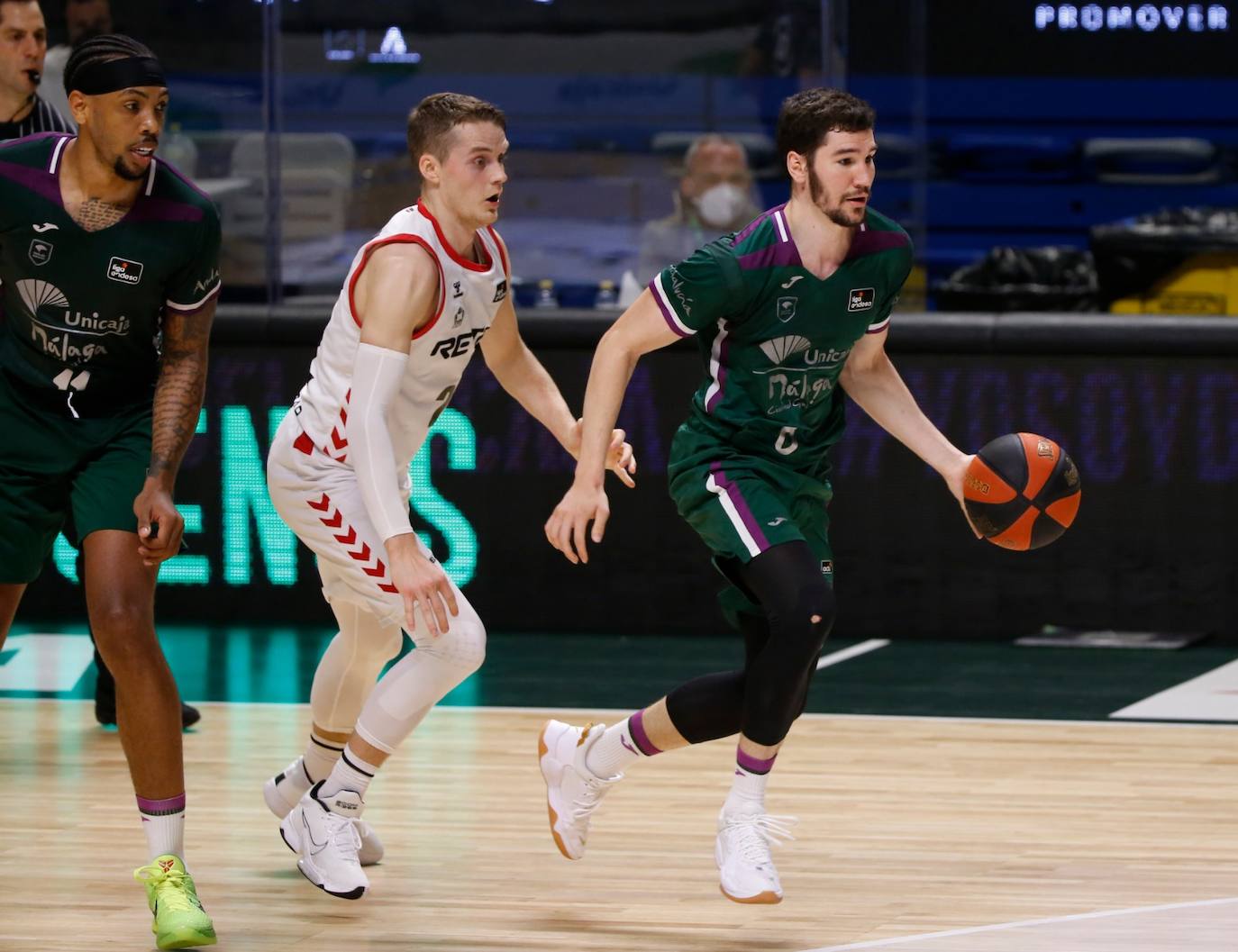 Victoria del Unicaja ante el R. Bilbao Basket. 