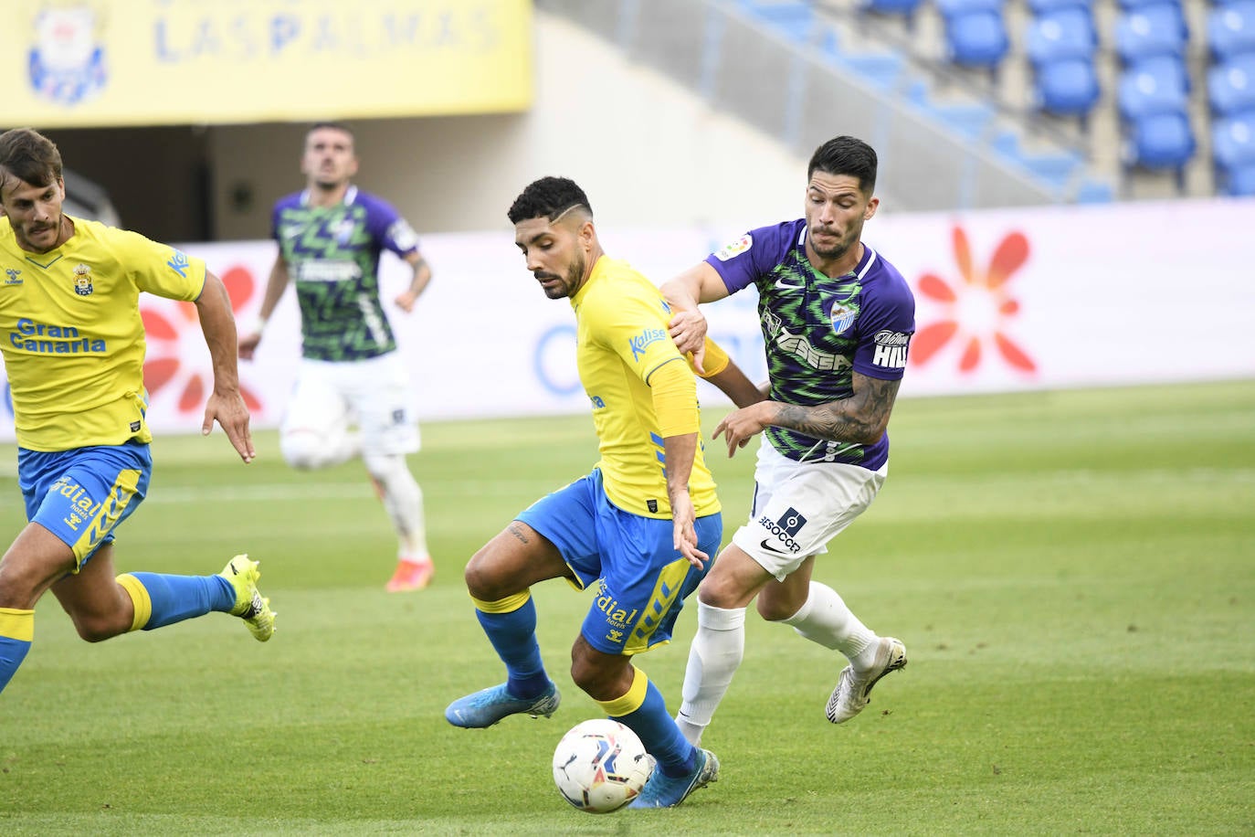 El Málaga empata en Las Palmas (1-1). 