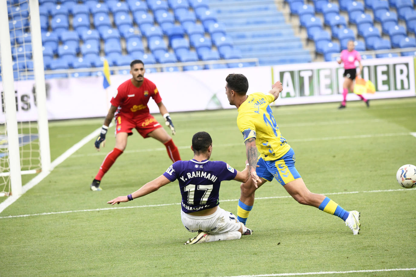 El Málaga empata en Las Palmas (1-1). 