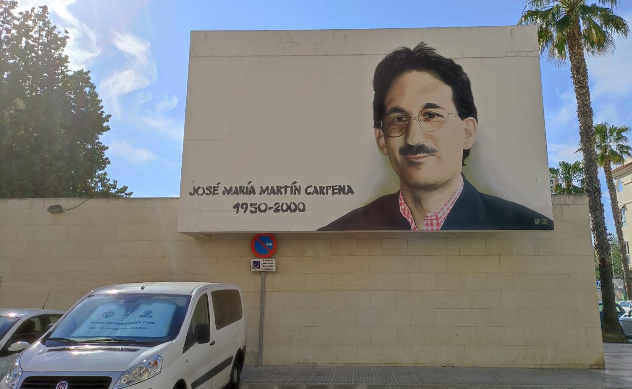 El resultado final del grafiti realizado por el artista urbano Nesui SRC a José María Martín Carpena. 